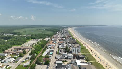 Drone-shot-of-Old-Orchard-Beach-in-Maine-on-a-sunny-day