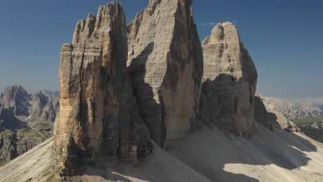 video épico de drones de paredes de granito en dolomitas italianas