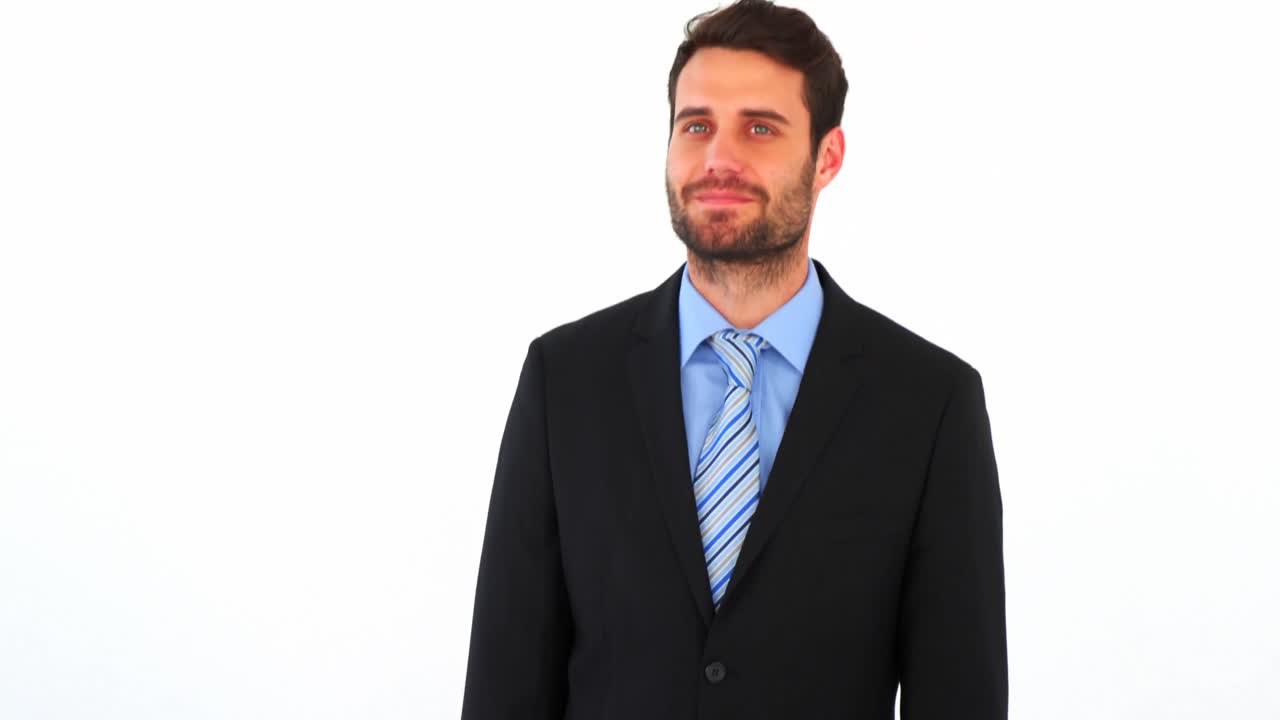 retrato de un hombre de negocios con un maletín