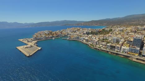 The-coastal-town-of-Agios-Nikolaos-on-the-island-of-Crete,-during-summer