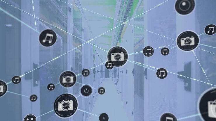 Animation af netværk af forbindelser med ikoner over serverrum