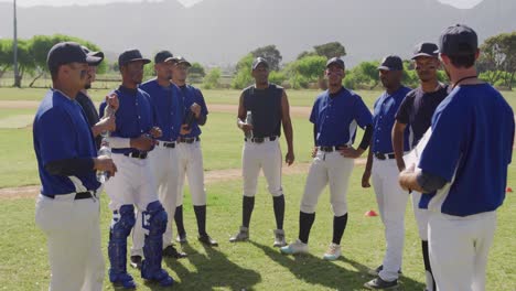 baseball players talking before the match