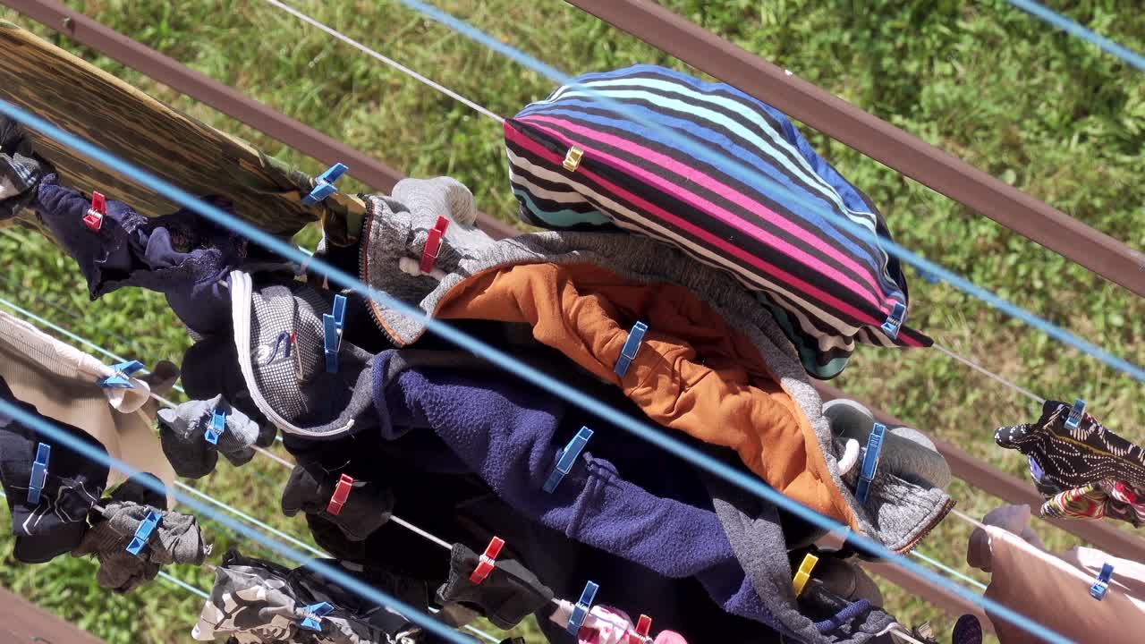 옷 건조기에서 세탁 건조, 약한 바람과 함께 위쪽 전망