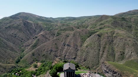 4K-HD-Drohnenvideo-Des-Antiken-Tempels-Garni-In-Armenien