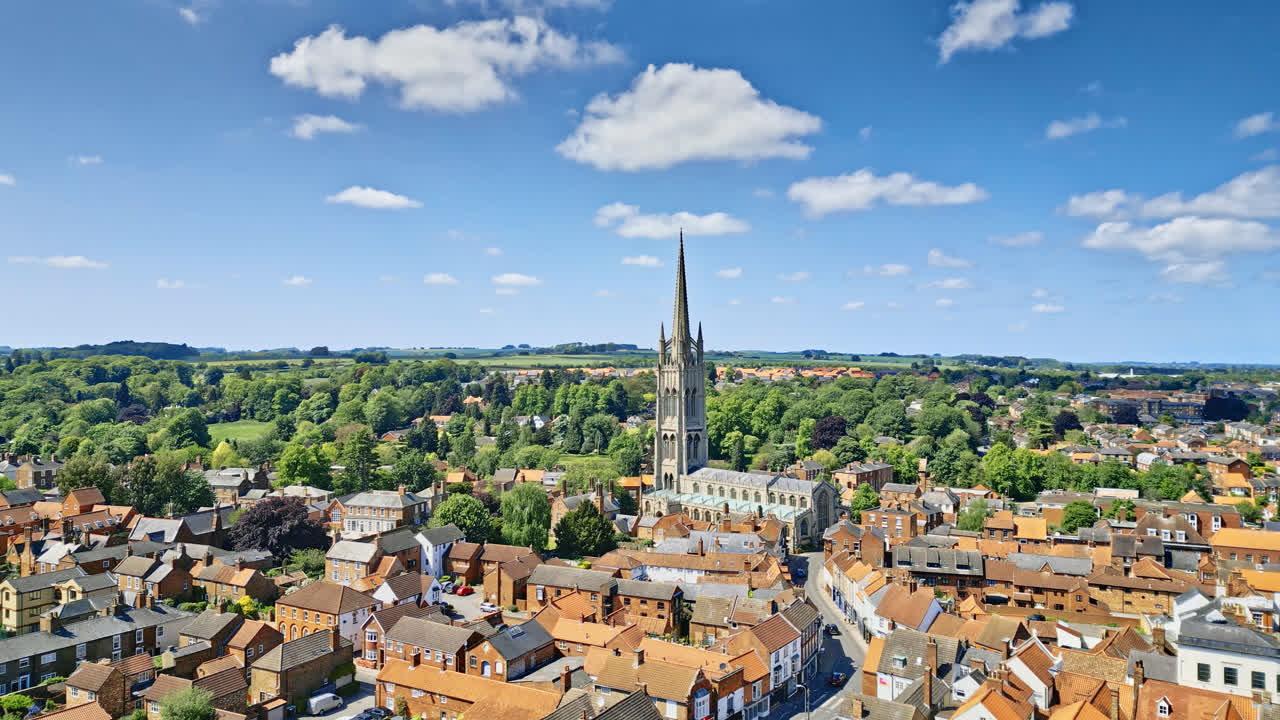 공중 뷰는 링컨셔의 중세 보석인 루스를 포착합니다.