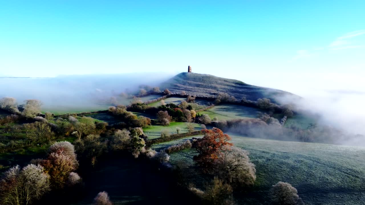 imágenes aéreas de glastonbury tor, somerset, inglaterra