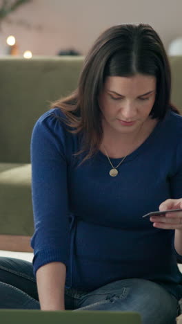 woman using credit card for online shopping