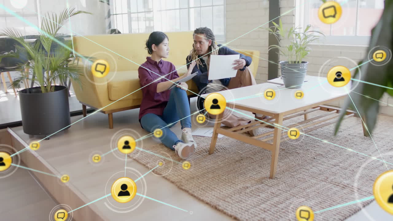 문서 논의, 네트워크 연결과 데이터 처리 애니메이션을 가진 다양한 사람들