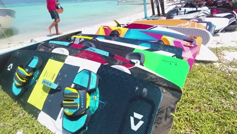 pov kamerafahrt kite gear board gebündelt auf strandhafer, dampfinsel los roques