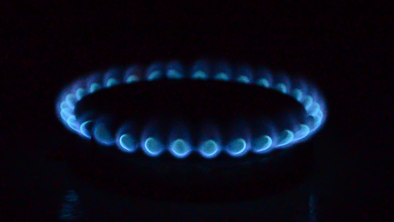 Gas che brucia. Caldaia a gas