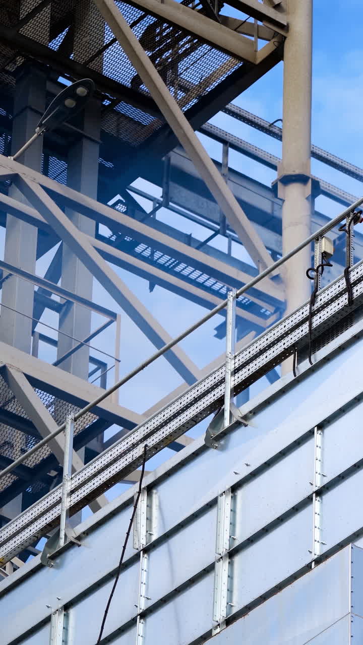 Hard work of elevator. Operation of the elevator at full speed. Vertical video