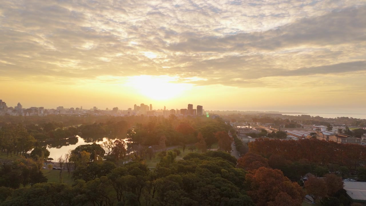 Parco nel quartiere di Palermo a Buenos Aires, Argentina. Ripresa aerea al tramonto