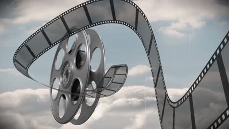 carrete de película contra el fondo del cielo
