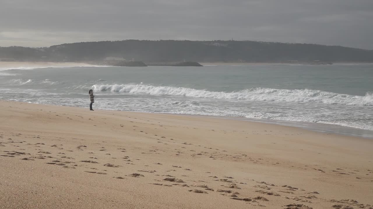 vista panorámica del paisaje de la costa en la playa de nazare, portugal