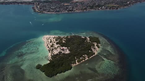 Crystal-blue-tropical-waters-Cayo-Muerto-Caribbean-northern-Venezuela,-Morrocoy-N