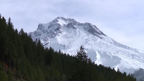 In-Der-Nähe-Von-Mt.-Haube-Von-Der-Straße