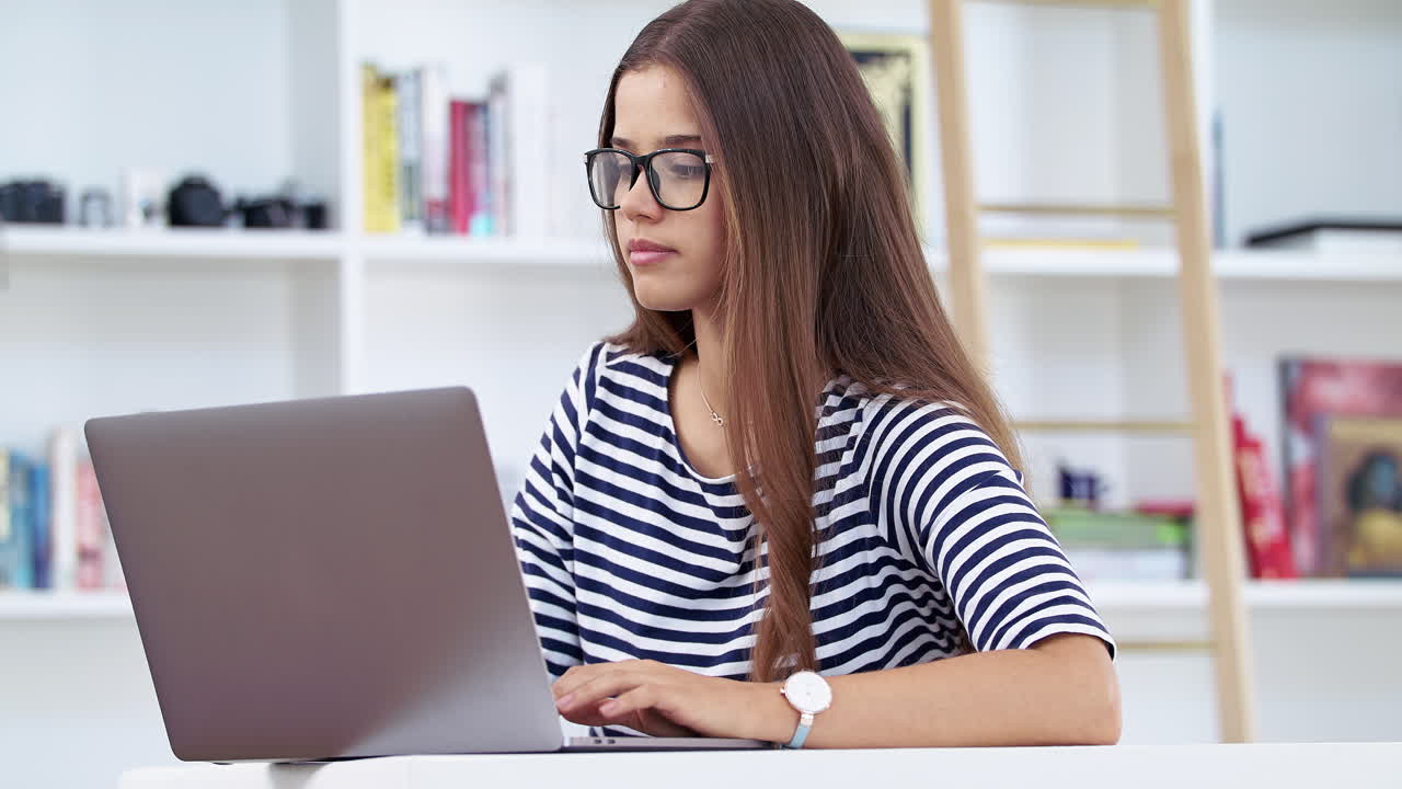 sentarse a algún tiempo en línea