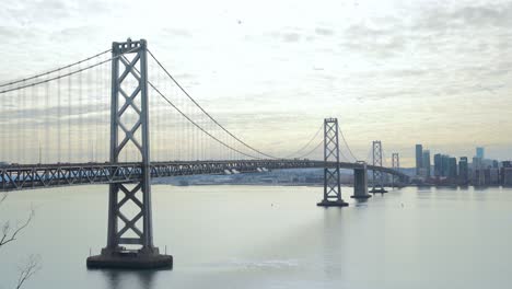 Famoso-Puente-De-La-Bahía-Y-Rascacielos-De-San-Francisco