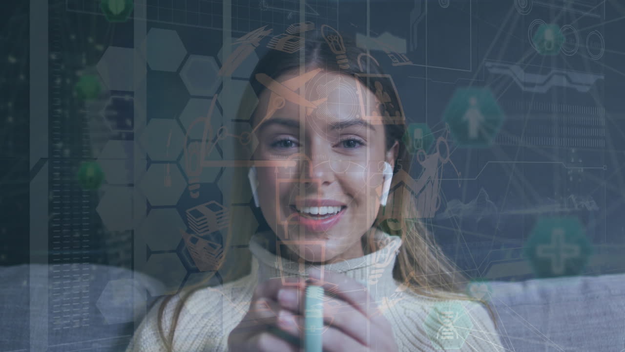 animación de la red de conexiones y datos sobre una mujer caucásica sonriendo y saludando a la cámara