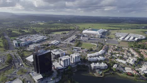 Edificios-De-Apartamentos-Y-Comunidad-Residencial-En-El-Suburbio-De-Robina-En-Gold-Coast,-Queensland