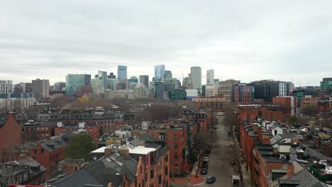 Luftaufnahmen-Eines-Historischen-Stadtkrans,-Aufgenommen-In-Boston
