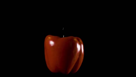 un pimiento rojo gira sobre sí mismo