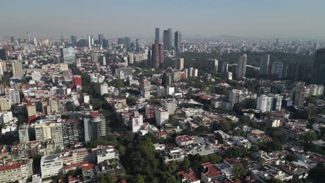 Barrio-Polanco-En-La-Ciudad-De-México,-Es-Una-Zona-Hermosa-Y-Próspera,-Desde-El-Aire.