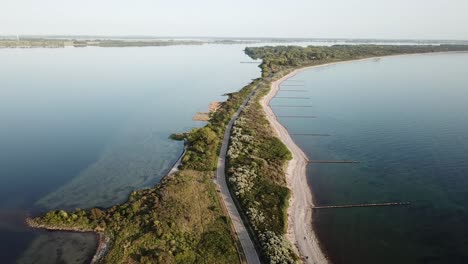 Una-De-Las-Carreteras-Más-Bonitas-Que-He-Visto-En-La-Isla-De-Rügen-En-Alemania.