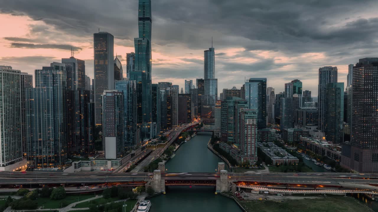 el río chicago al atardecer hiperlapso vista aérea