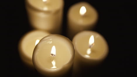 tiro estático encima de una vela encendida, cámara lenta