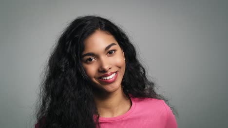 Close-up-portrait-of-a-smiling-young-beautiful-African-woman