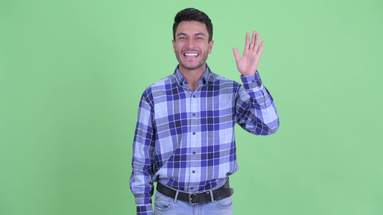 joven y guapo hombre hispano