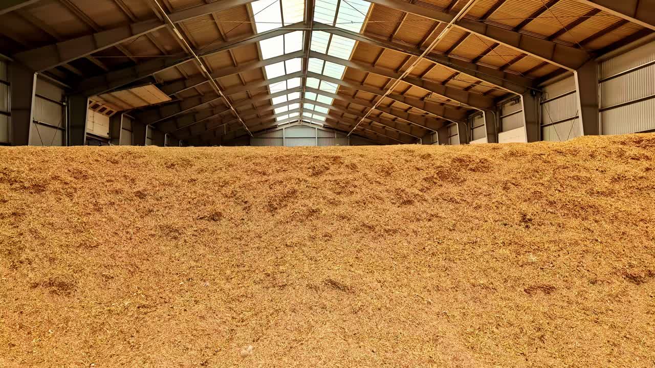 Grain storage in a warehouse