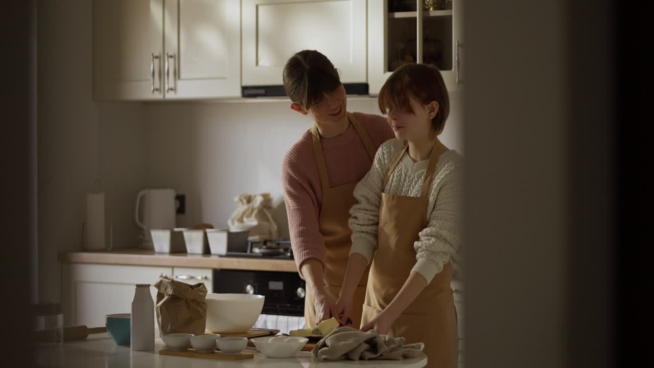 부 ⁇ 에서 가족이  ⁇ 는 것