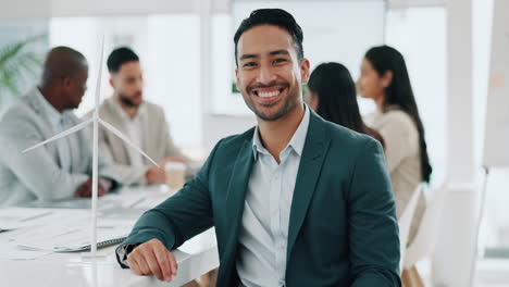 Retrato-De-Hombre-De-Negocios,-Sonrisa-En-La-Oficina-De-Negocios