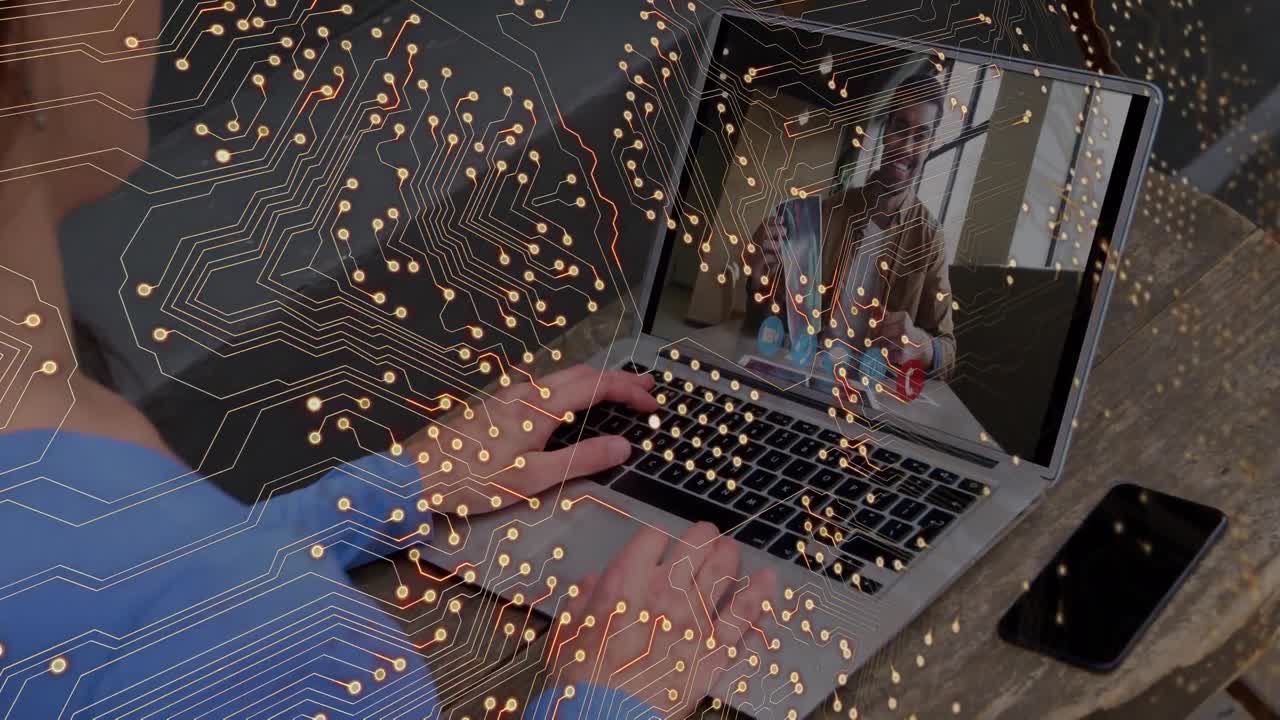 animación del enchufe del procesador sobre la persona que tiene chat de video