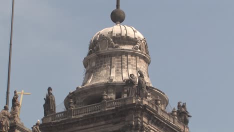 Medium-Shot-Of-Catedral-Metropolitana-Da-La-Ciudad-De-Mexico