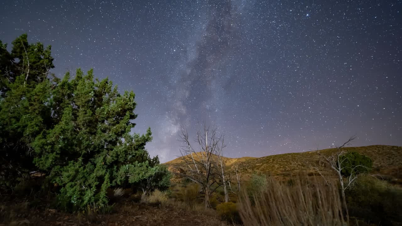 Southwest Utah desert Milky Way time lapse in autumn