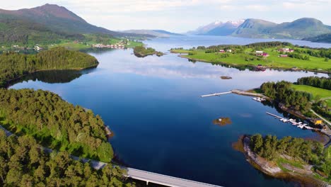 Imágenes-Aéreas-Hermosa-Naturaleza-Noruega.