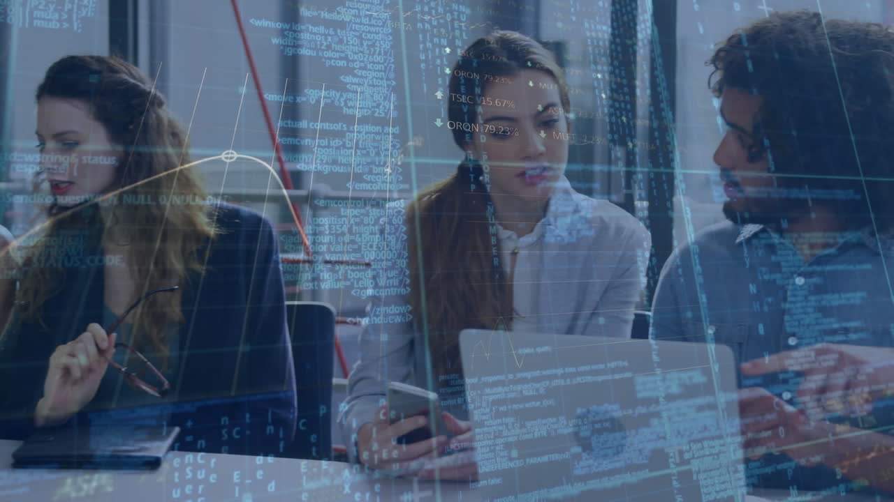 animación del procesamiento de datos financieros sobre diversas personas de negocios