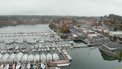 Aerial-view-of-large-coastal-town-in-Washington,-USA