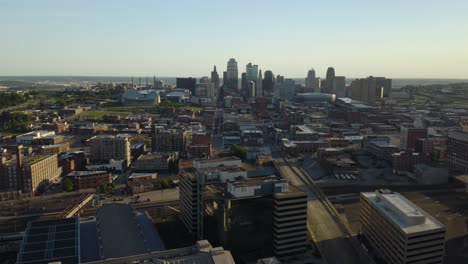 Disparo-De-Dron-Sobre-La-Ciudad-De-Kansas,-Missouri