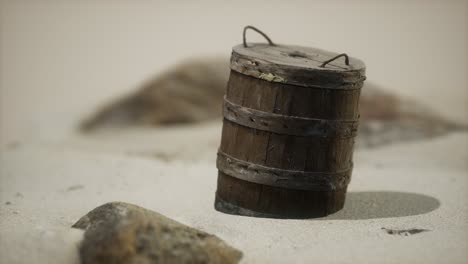 Cesta-De-Madera-Vieja-En-La-Arena-En-La-Playa