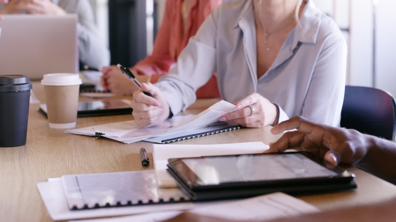 todas las manos en la cubierta para conducir una empresa al éxito