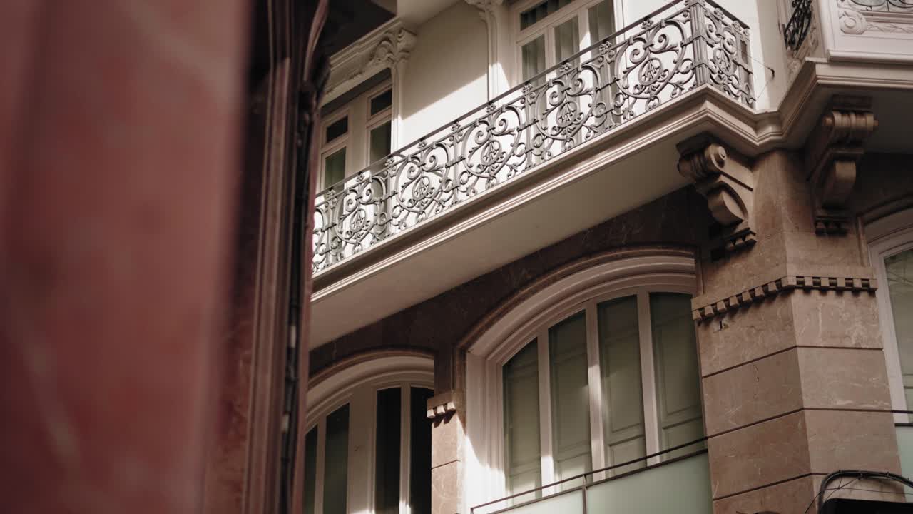 Architectural Elegance, Valencia Building Balcony, Static Shot