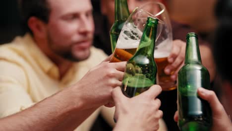 Relaxation-over-few-glasses-of-beer-in-the-pub