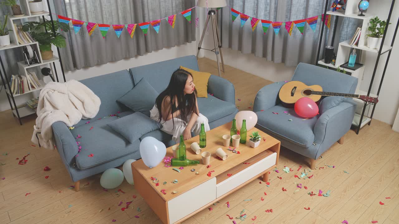 파티 후의 여자