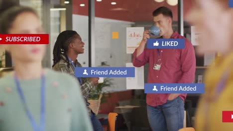 animación de iconos de las redes sociales sobre personas de negocios en la oficina