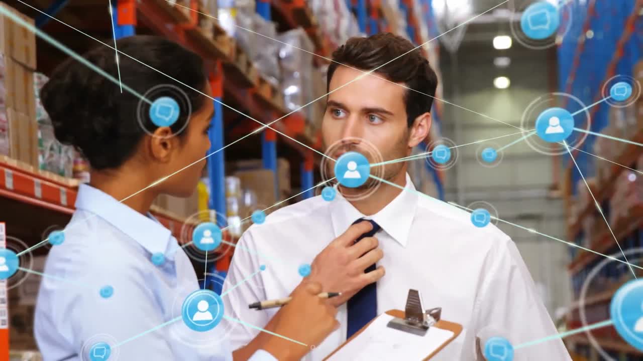 animación de una red de iconos digitales sobre supervisores diversos y femeninos que discuten en el almacén