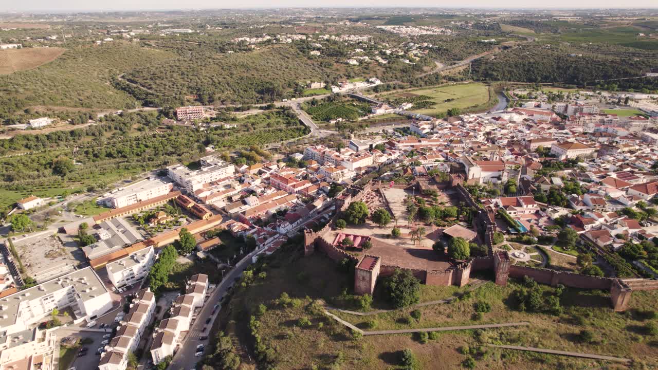 Vista panoramica suggestiva di Silves, Algarve